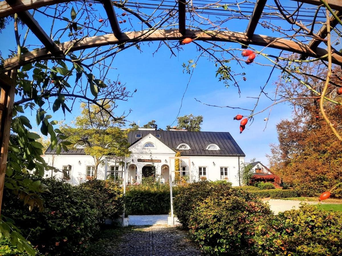 Bed and Breakfast Dwor Na Wichrowym Wzgorzu Przybysławice Exteriér fotografie