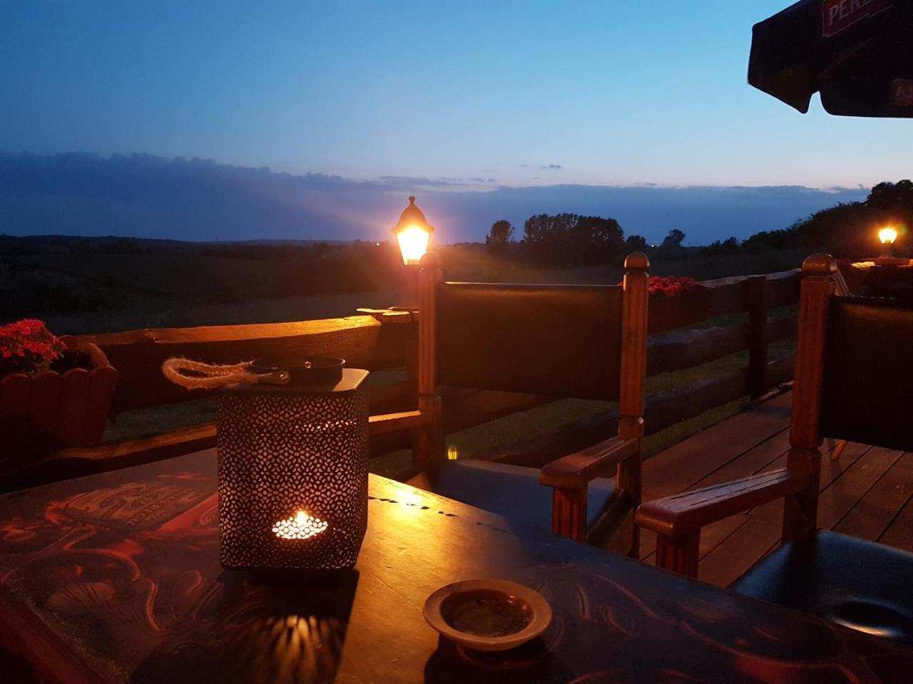 Bed and Breakfast Dwor Na Wichrowym Wzgorzu Przybysławice Exteriér fotografie